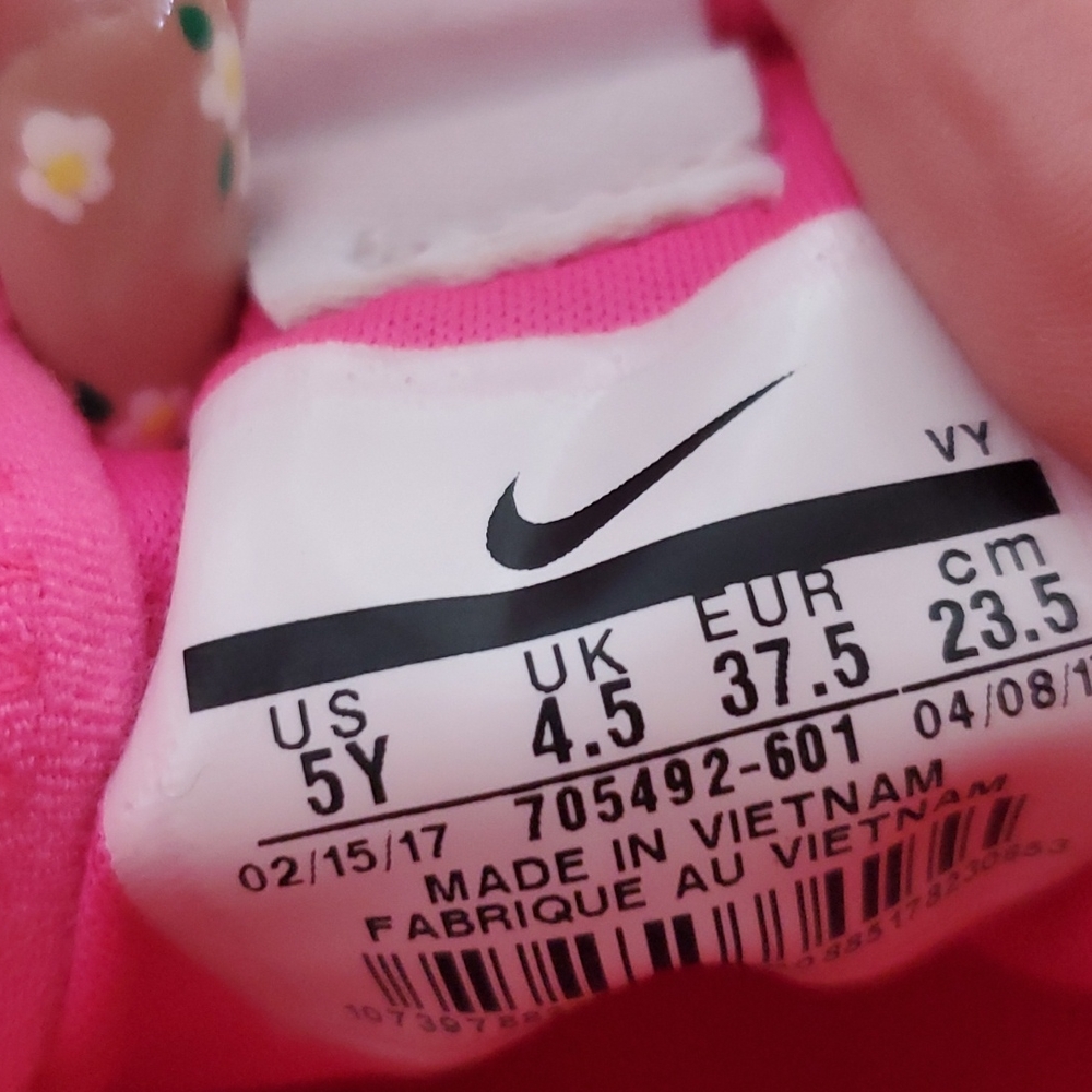 Nike Running Shoes - Picture 8 of 8